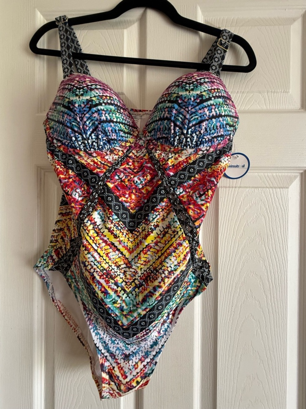 Swimsuits for All -NWT Kandinsky Underwire One Piece Swimsuit 
Size 12